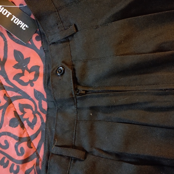 Hot Topic pleaded skirt - Picture 5 of 6